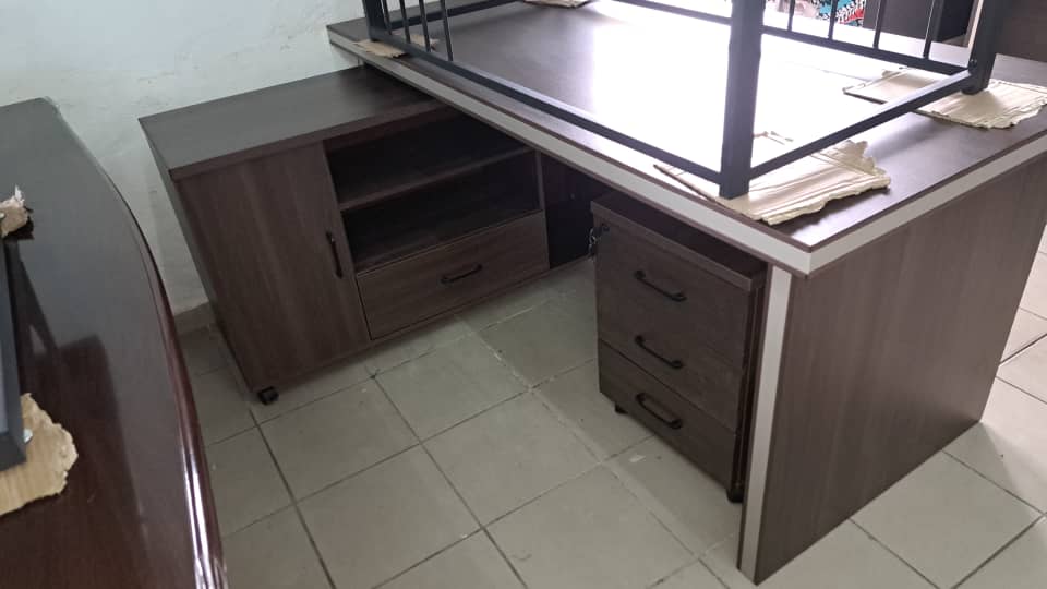 Bureau Bureau
